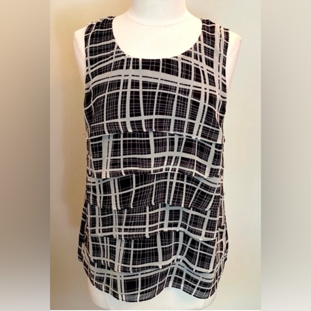 Coldwater Creek Black Cream Graphic SZ M Monochrome Corporate Chic Ruffle Top